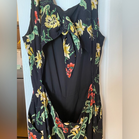 Backless floral jumpsuit - Picture 4 of 7